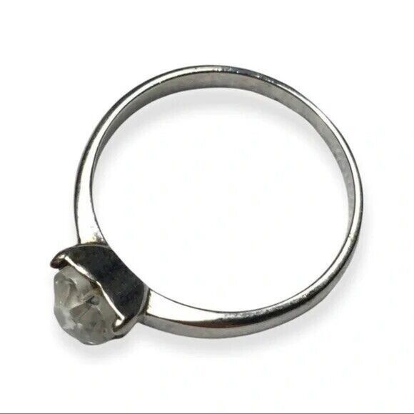 Silver Tone Ring Size 8 Rhinestone Glass Crystal Triangle Heart Ring - Picture 4 of 7